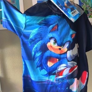 *NEW* Sonic the Hedgehog Shirt + 2 Sonic Reusable Facemasks w/Filters